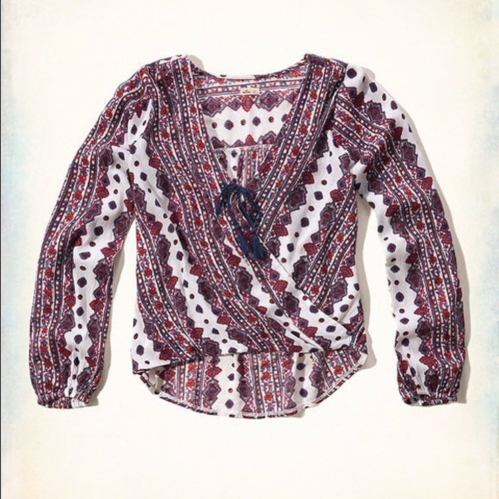 ❌ SOLD ❌ Hollister Wrap Boho Tassel Blouse